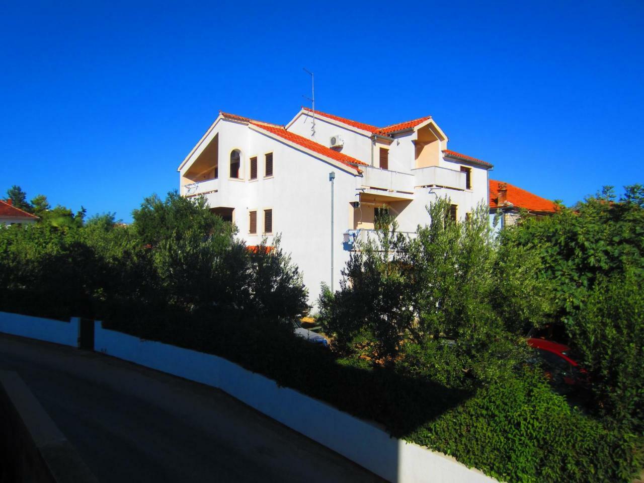 Apartments Fjaka Sveti Filip i Jakov Extérieur photo
