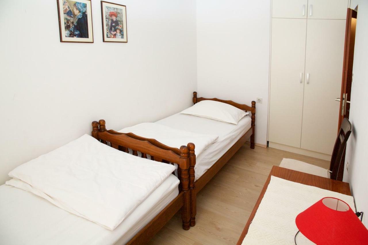 Apartments Fjaka Sveti Filip i Jakov Extérieur photo