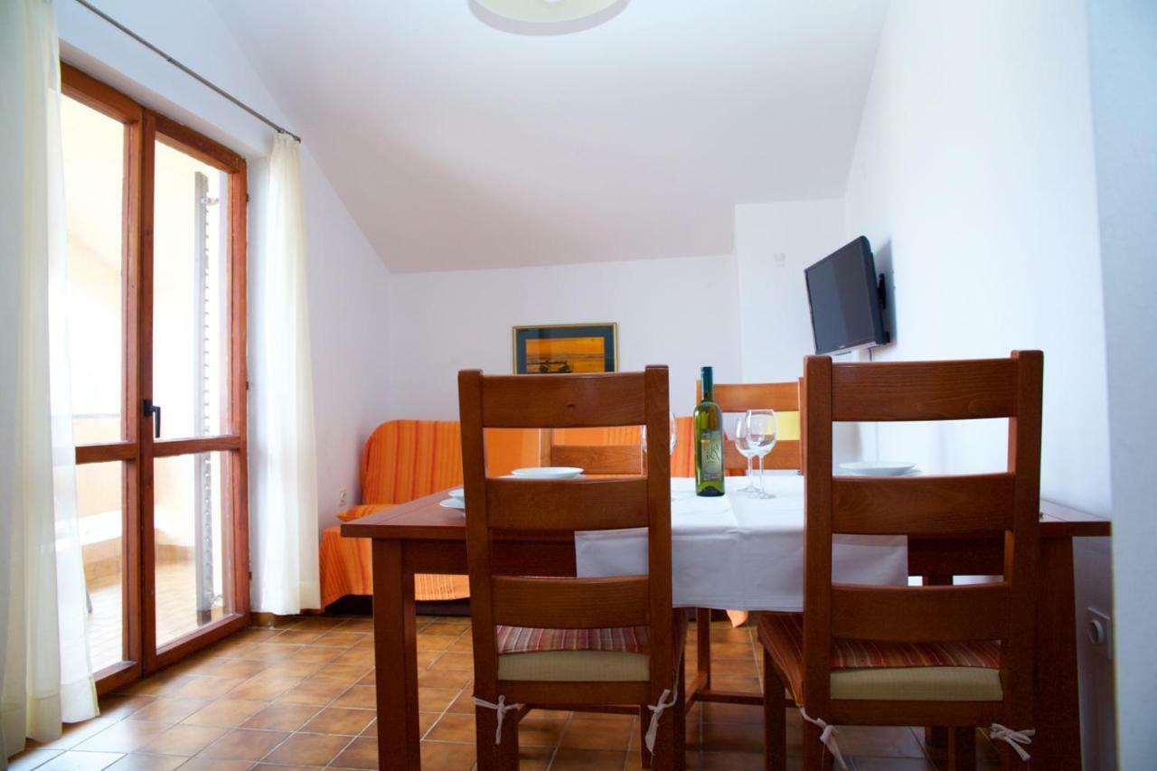 Apartments Fjaka Sveti Filip i Jakov Extérieur photo