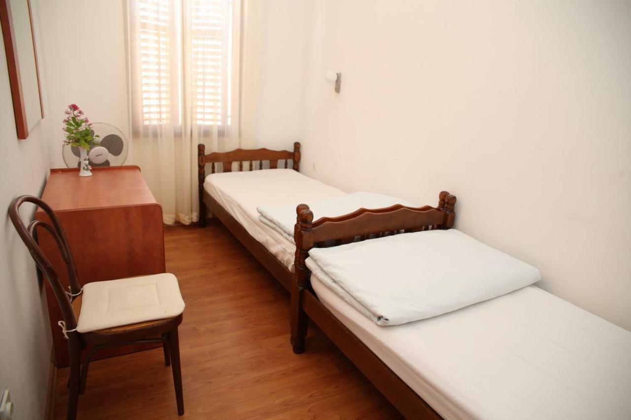 Apartments Fjaka Sveti Filip i Jakov Extérieur photo