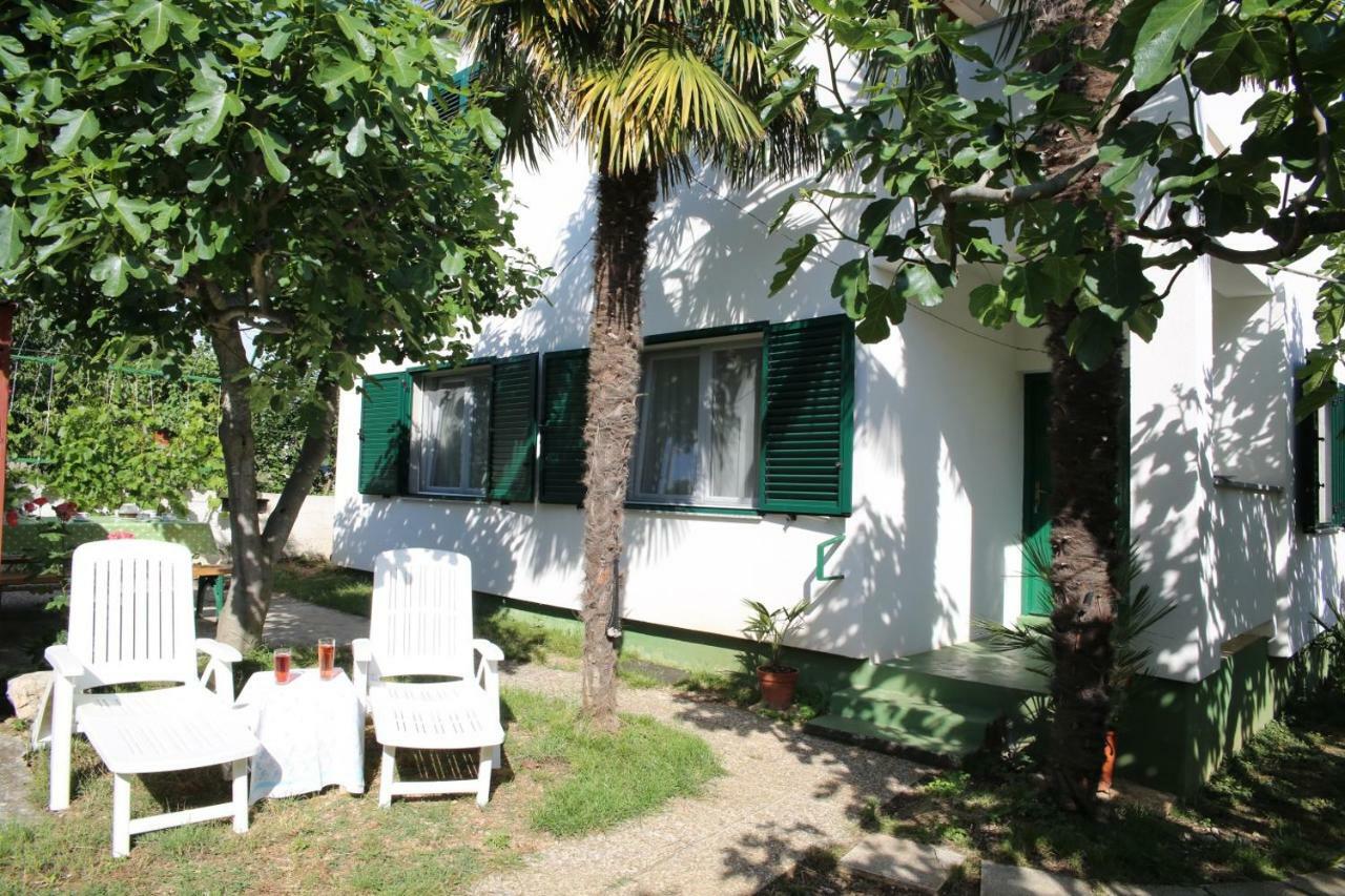 Apartments Fjaka Sveti Filip i Jakov Extérieur photo